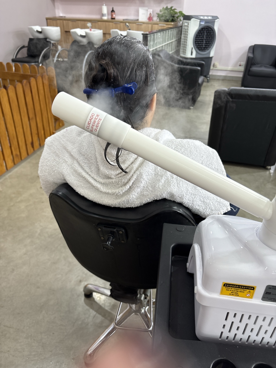 Procedimento de ozonioterapia capilar no JCapelli